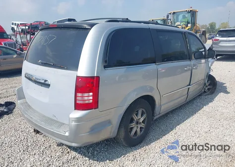 2009 Chrysler Town & Country Touring from USA, damaged, VIN 2A8HR54XX9R597957